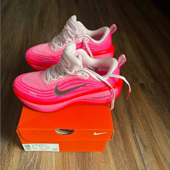 Women’s Nike Vomero Plus running shoes - Picture 1 of 5